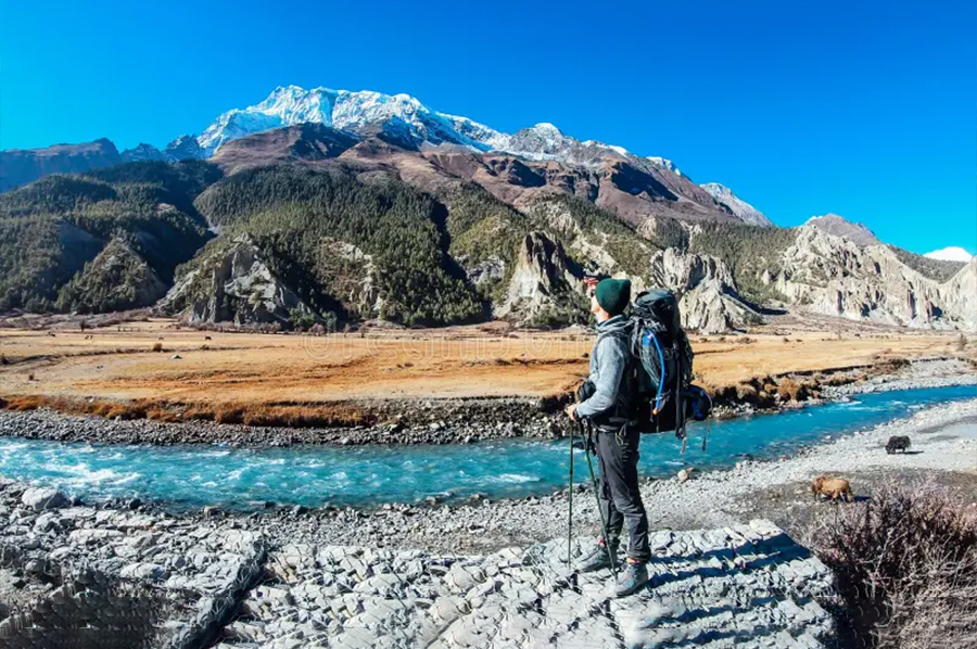 MAMANG TREK